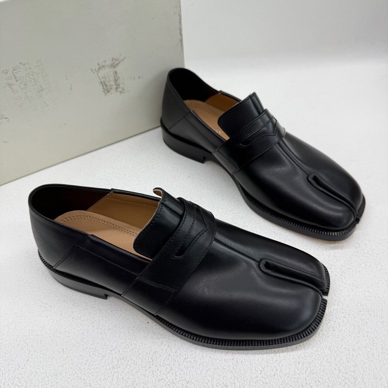 Maison Margiela Maison Margiela Black Lowtop Sneakers us_6-5 Women Size US 6.5 / IT 36.5 - 3 Thumbnail