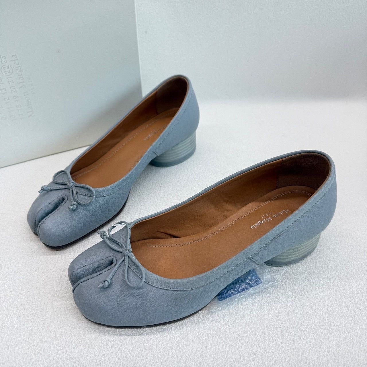 Maison Margiela Maison Margiela Blue Lowtop Sneakers us_6 Women Size US 6 / IT 36 - 2 Thumbnail