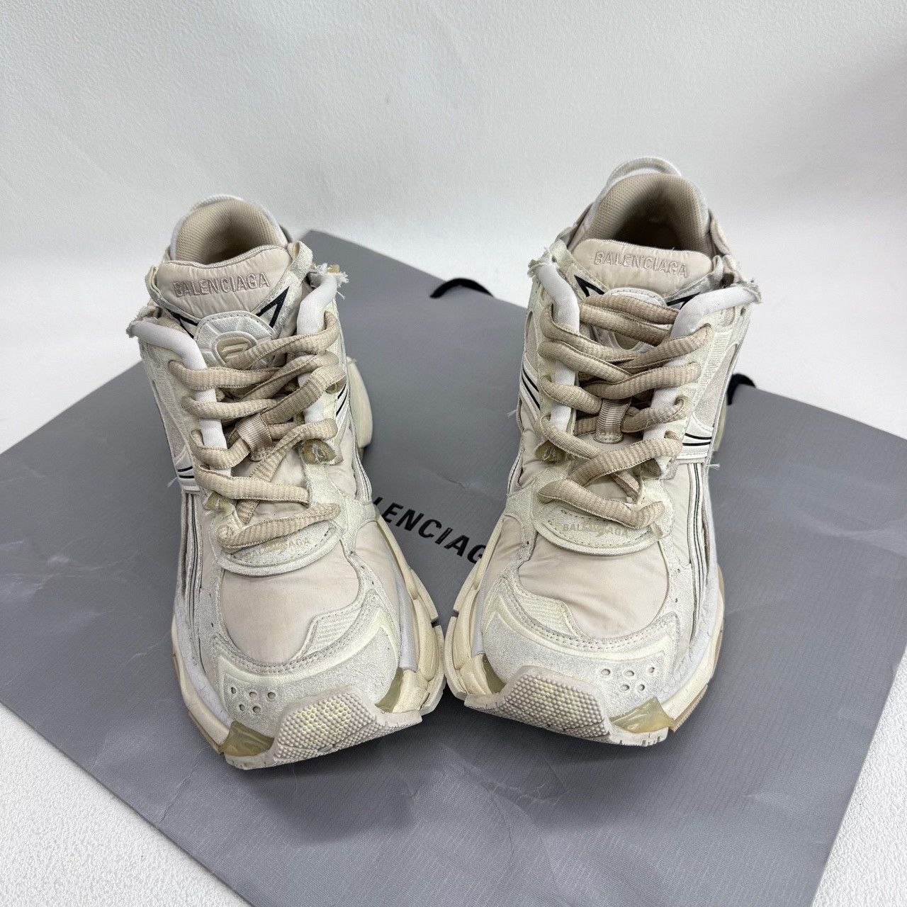 Balenciaga Balenciaga Running Beige Lowtop Sneakers us_8-5 Women Size US 8.5 / IT 38.5 - 9 Thumbnail