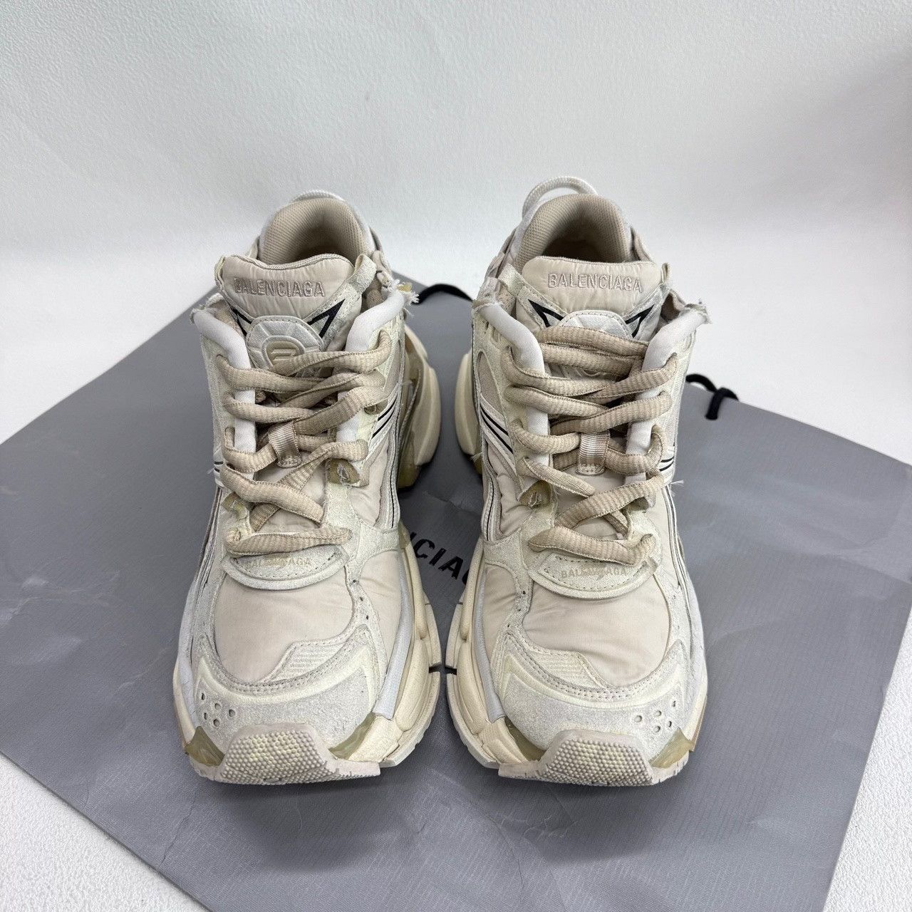 Balenciaga Balenciaga Running Beige Lowtop Sneakers us_8-5 Women Size US 8.5 / IT 38.5 - 2 Thumbnail