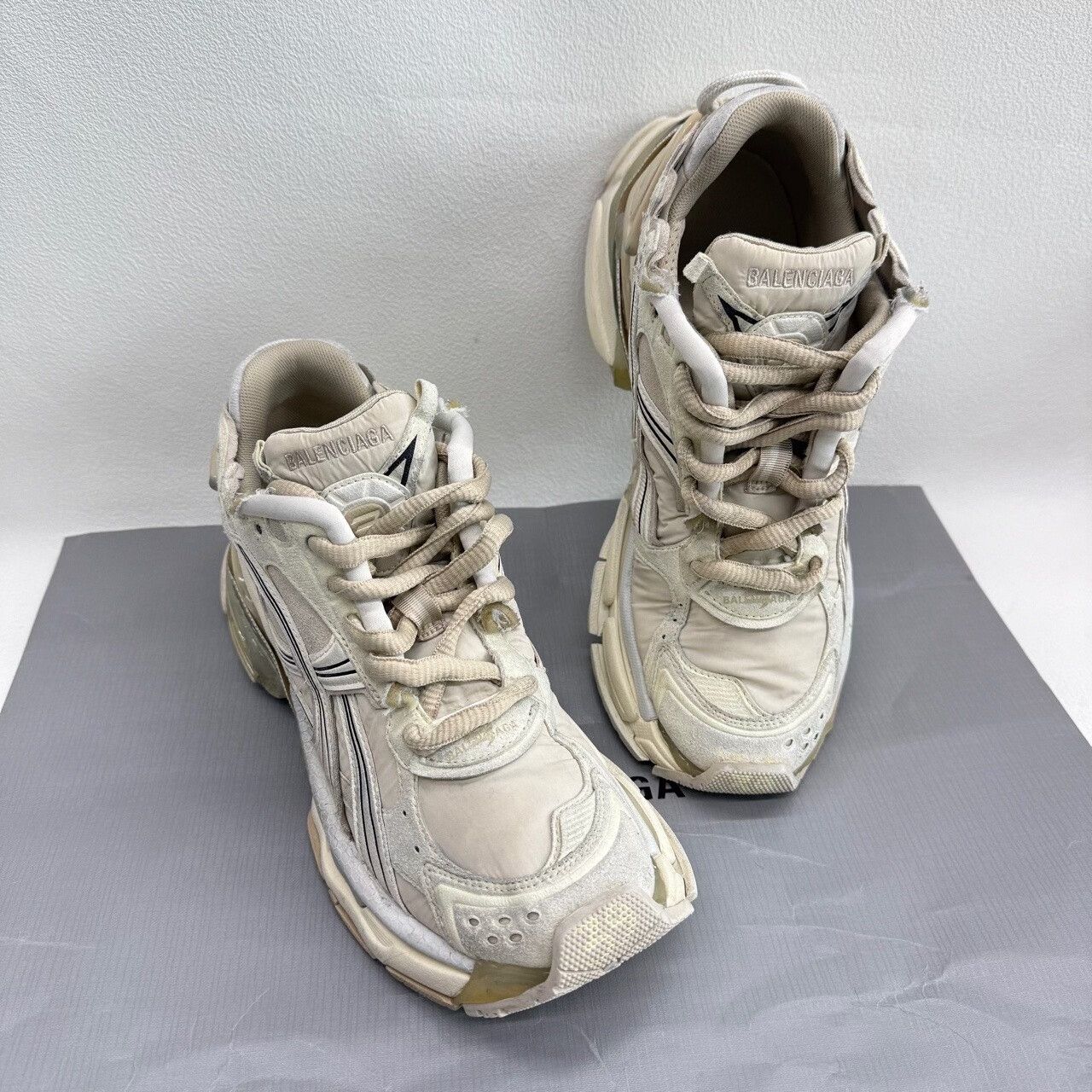Balenciaga Balenciaga Running Beige Lowtop Sneakers us_8-5 Women Size US 8.5 / IT 38.5 - 8 Thumbnail