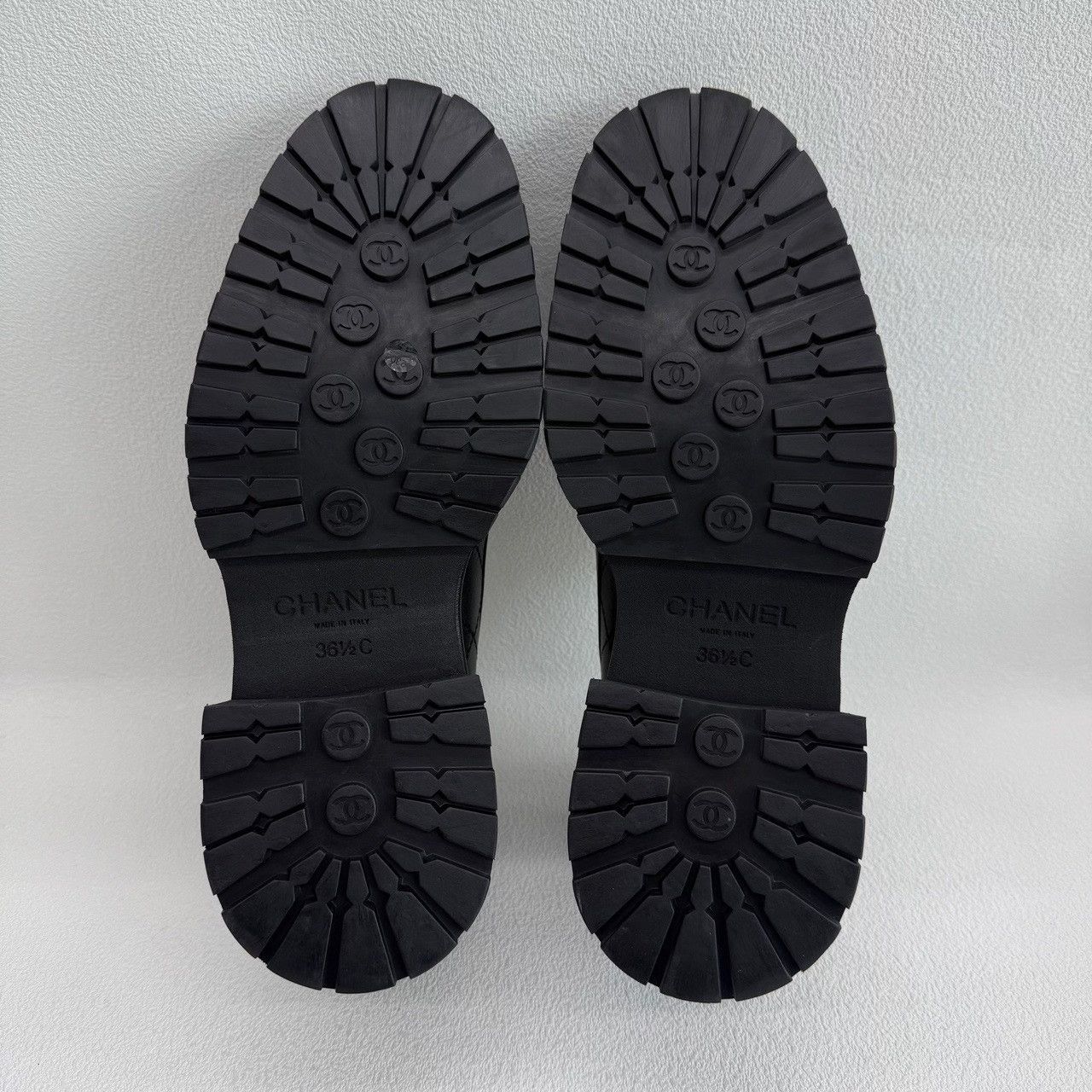 Chanel Chanel Plaid Black Lowtop Sneakers us_6 Women Size US 6 / IT 36 - 6 Thumbnail