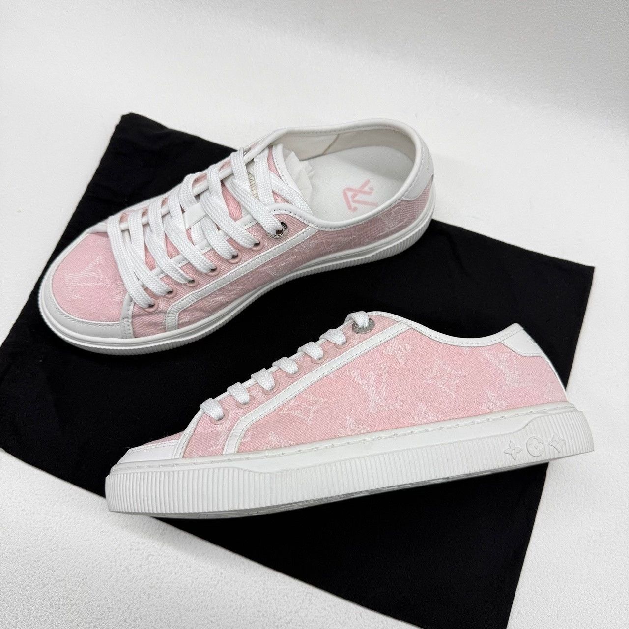 Louis Vuitton Louis Vuitton Pink Lowtop Sneakers us_6 Women Size US 6 / IT 36 - 8 Thumbnail