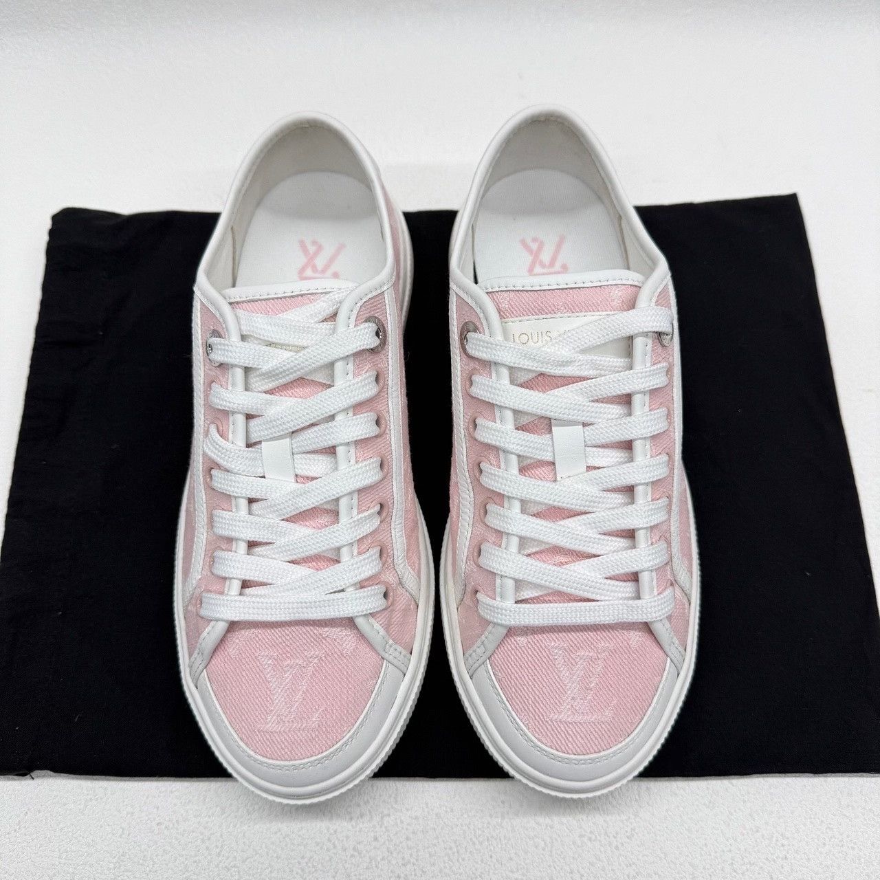 Louis Vuitton Louis Vuitton Pink Lowtop Sneakers us_6 Women Size US 6 / IT 36 - 2 Thumbnail