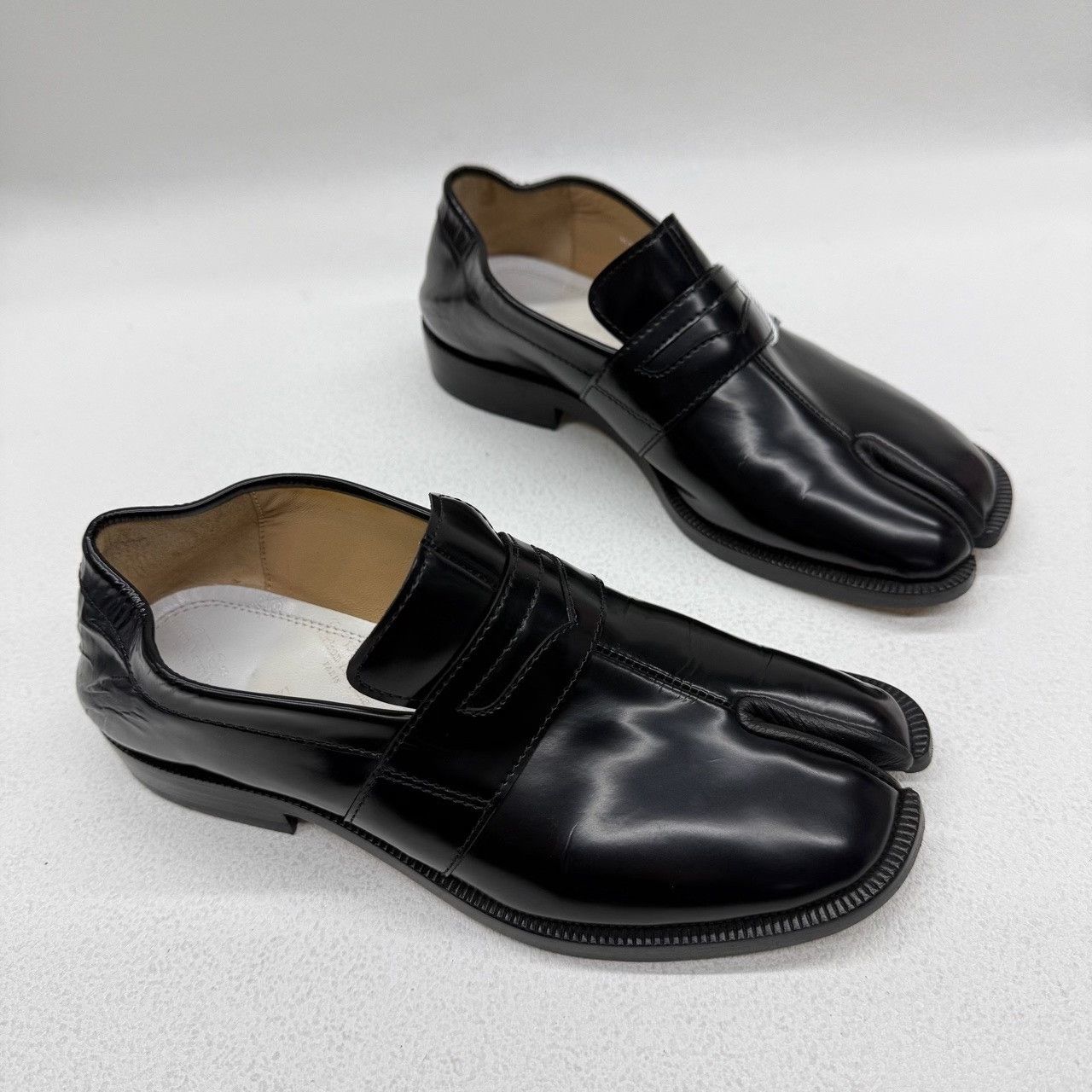 Maison Margiela Maison Margiela Black Lowtop Sneakers us_5 Women Size US 5 / IT 35 - 3 Thumbnail