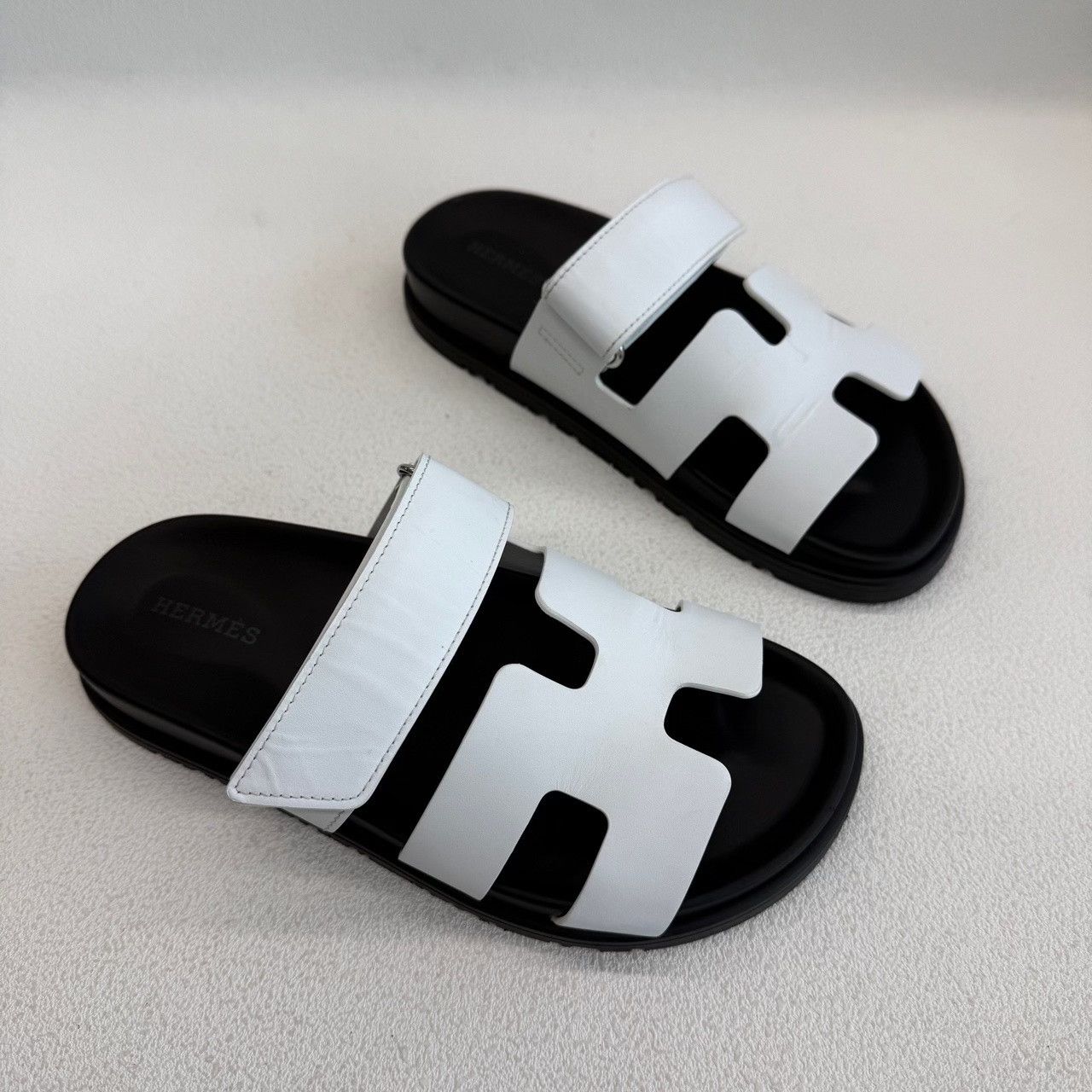 Hermes Hermes White Sandals us_5 Women Size US 5 / IT 35 - 3 Thumbnail