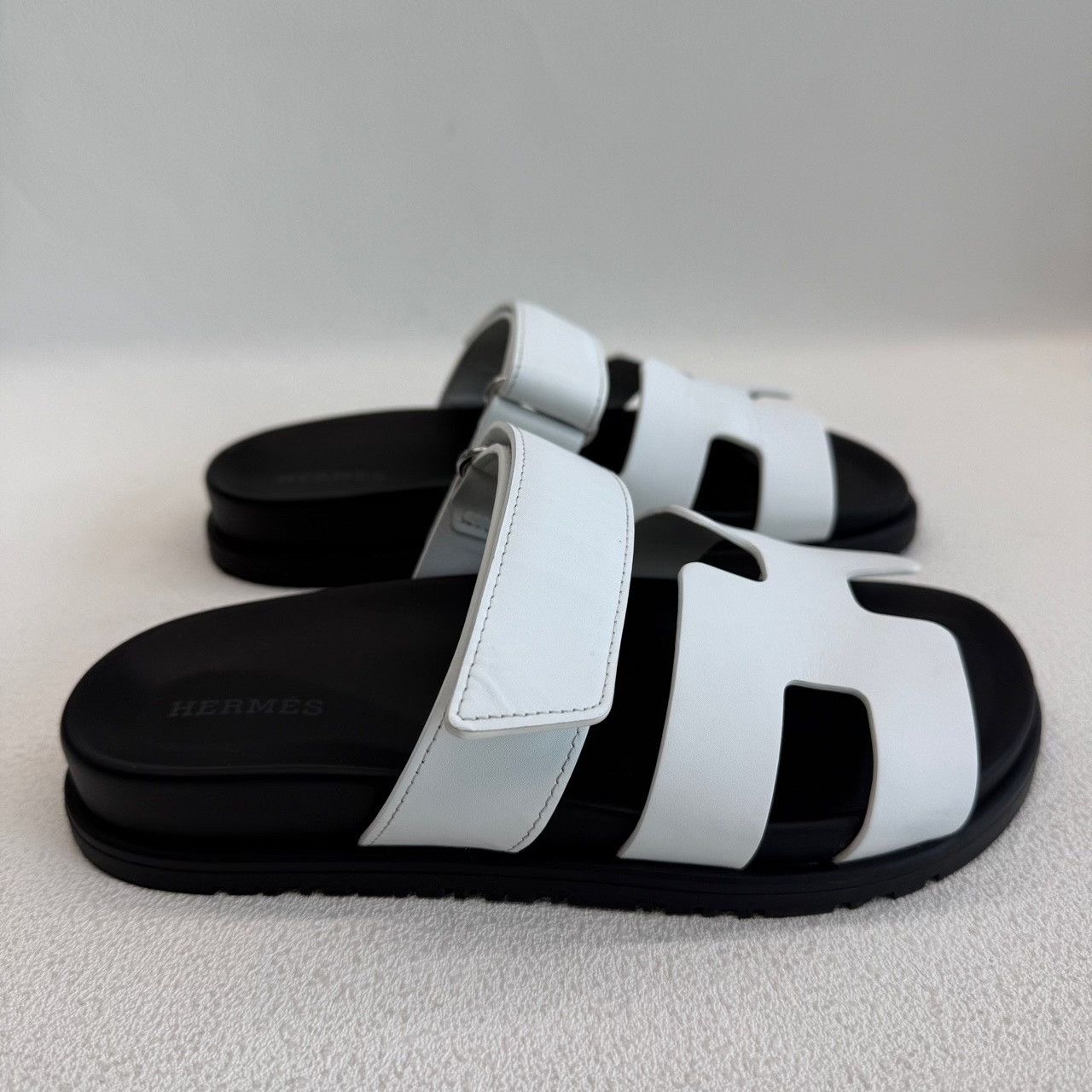 Hermes Hermes White Sandals us_5 Women Size US 5 / IT 35 - 4 Thumbnail