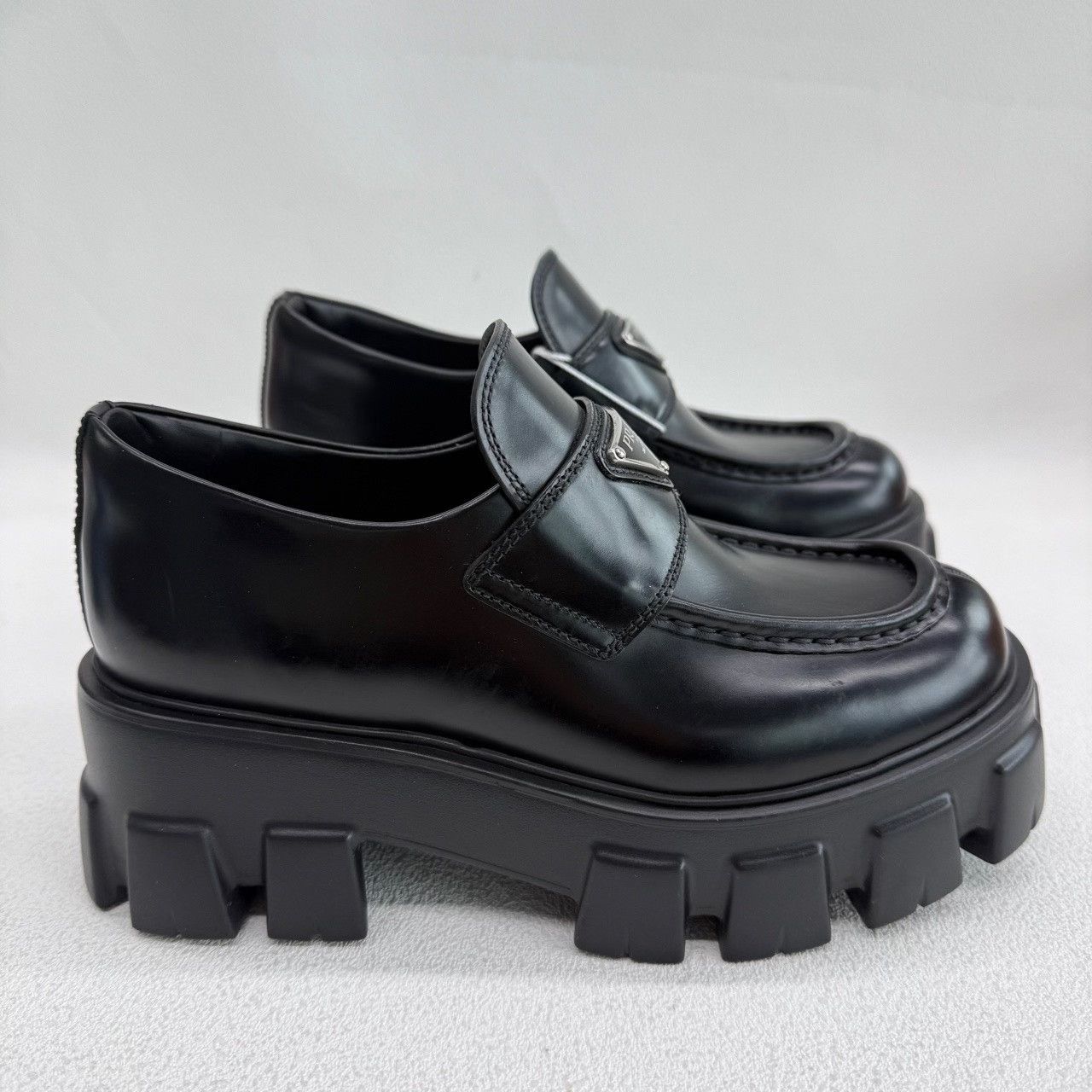 Prada Prada Black Lowtop Sneakers us_5 Women Size US 5 / IT 35 - 6 Thumbnail