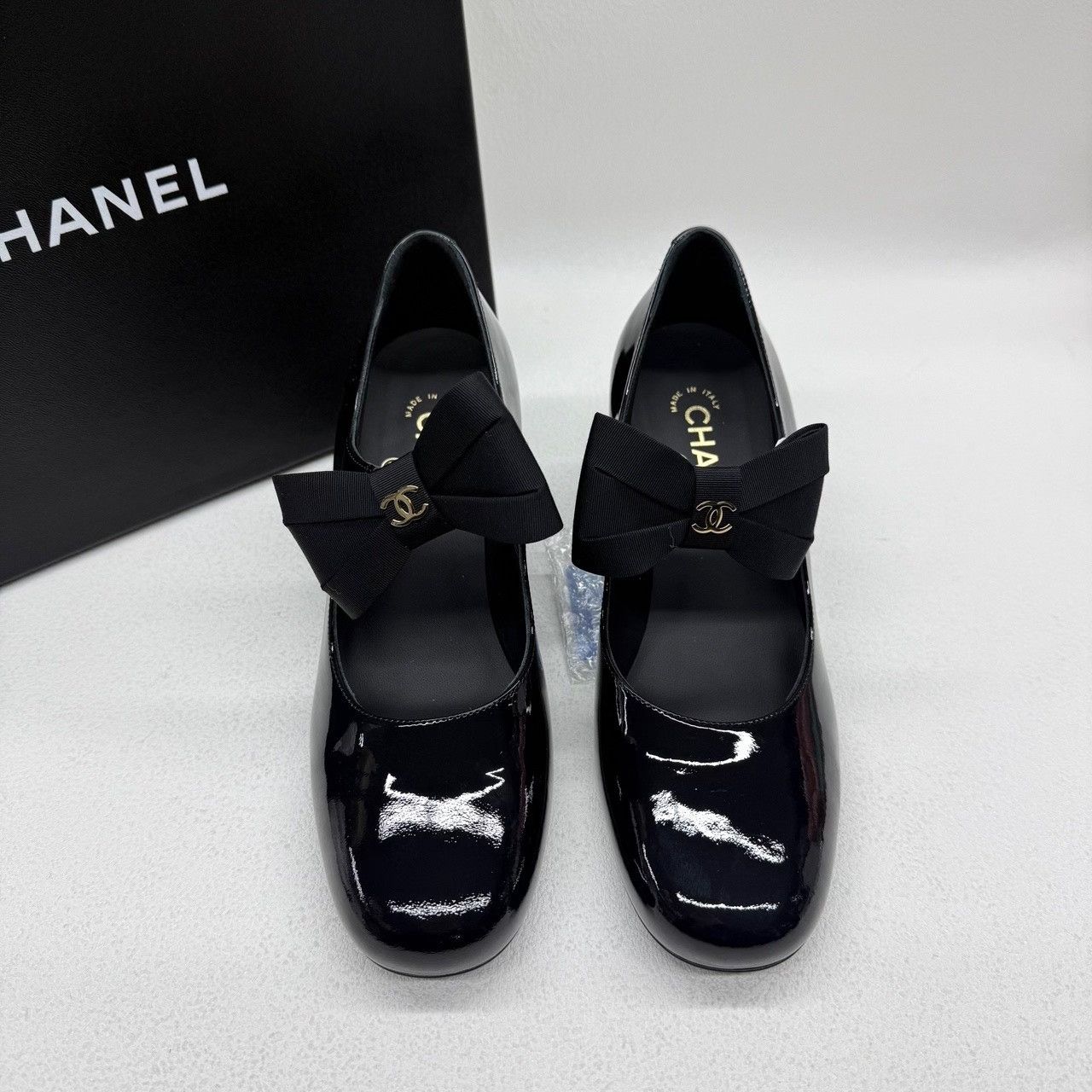 Chanel Chanel Leather Black Lowtop Sneakers us_7-5 Women Size US 7.5 / IT 37.5 - 3 Thumbnail