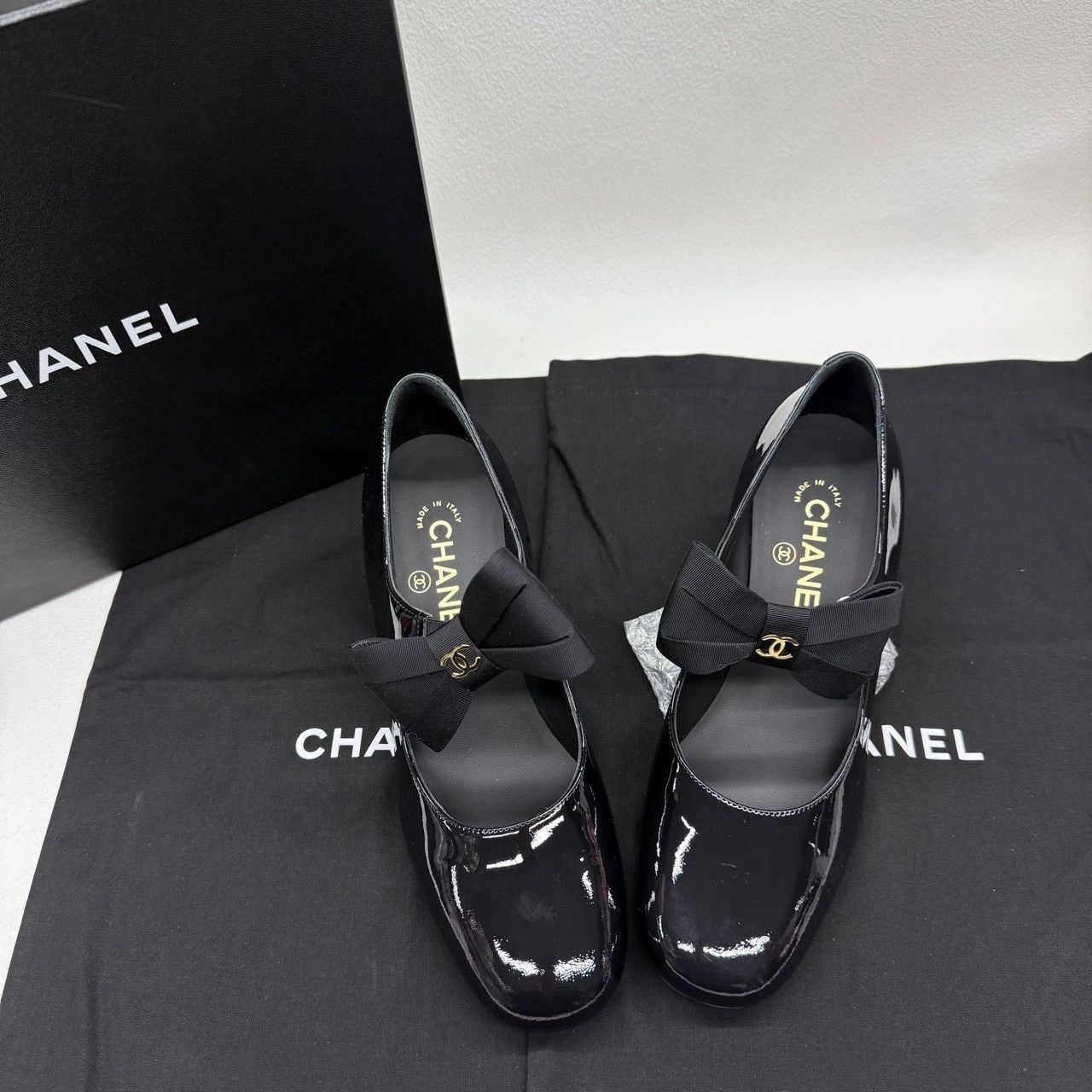Chanel Chanel Leather Black Lowtop Sneakers us_7-5 Women Size US 7.5 / IT 37.5 - 9 Thumbnail