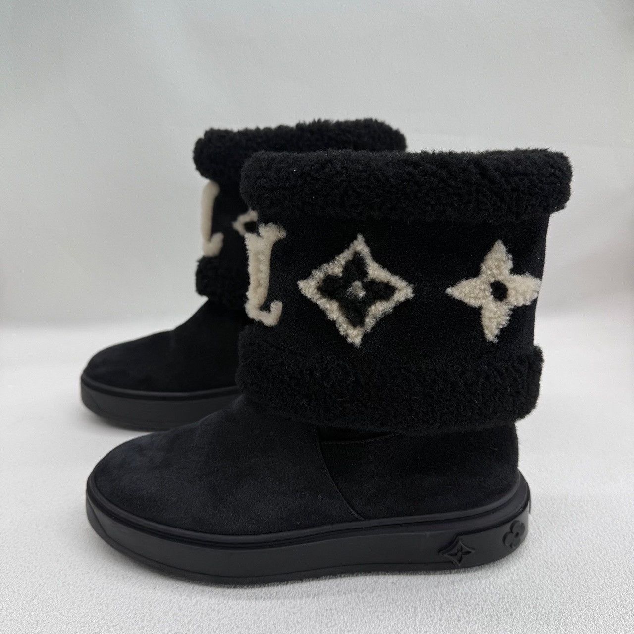 Louis Vuitton Louis Vuitton Black Boots us_6 Women Size US 6 / IT 36 - 6 Thumbnail