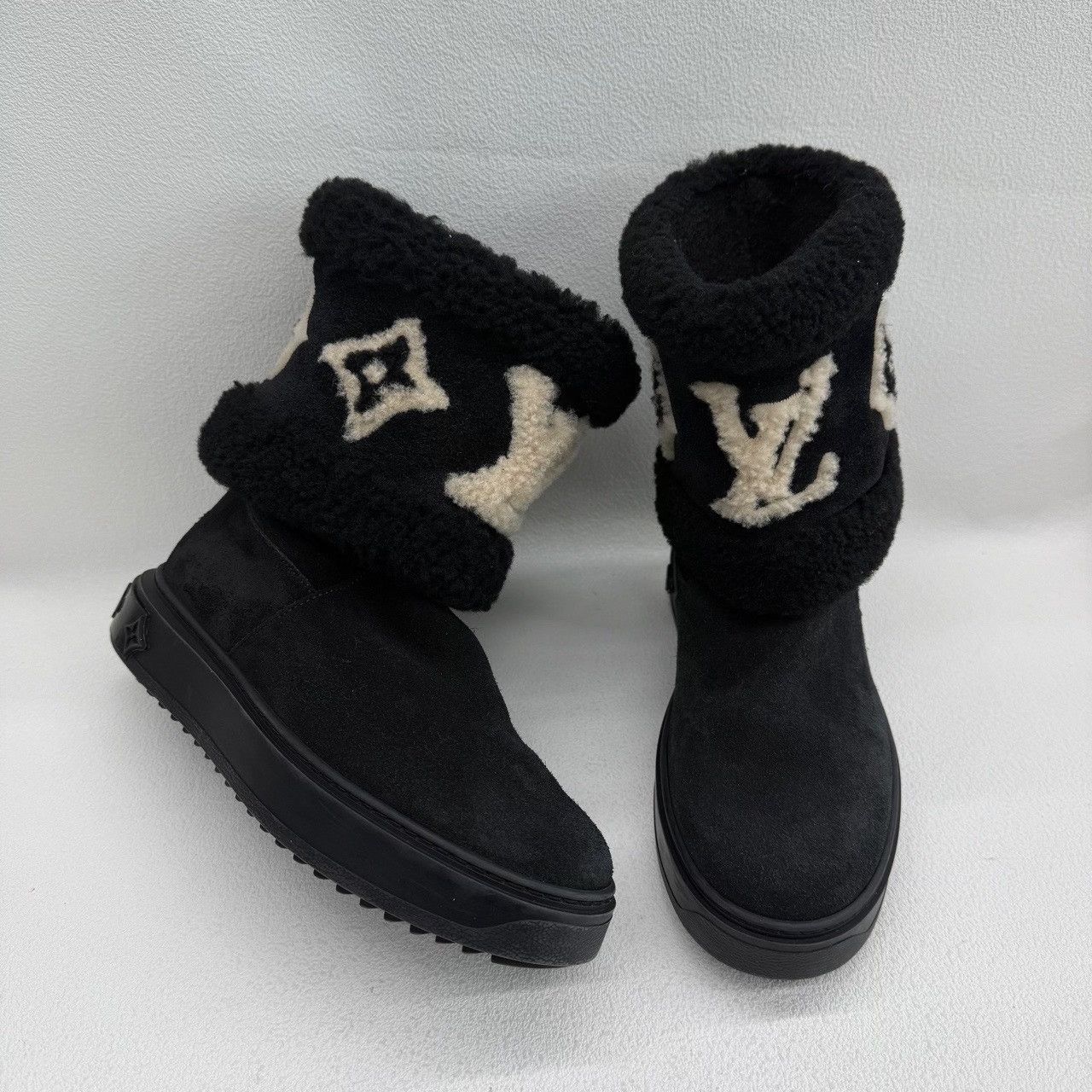 Louis Vuitton Louis Vuitton Black Boots us_6 Women Size US 6 / IT 36 - 3 Thumbnail