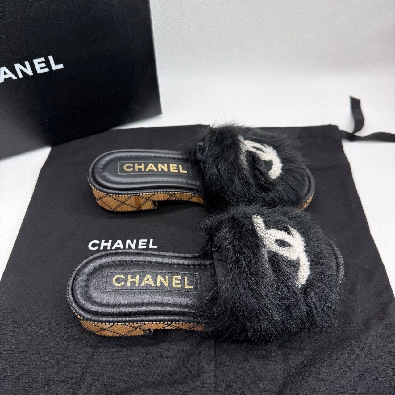Chanel Chanel Black Sandals us_5 Women Size US 5 / IT 35 - 6 Thumbnail
