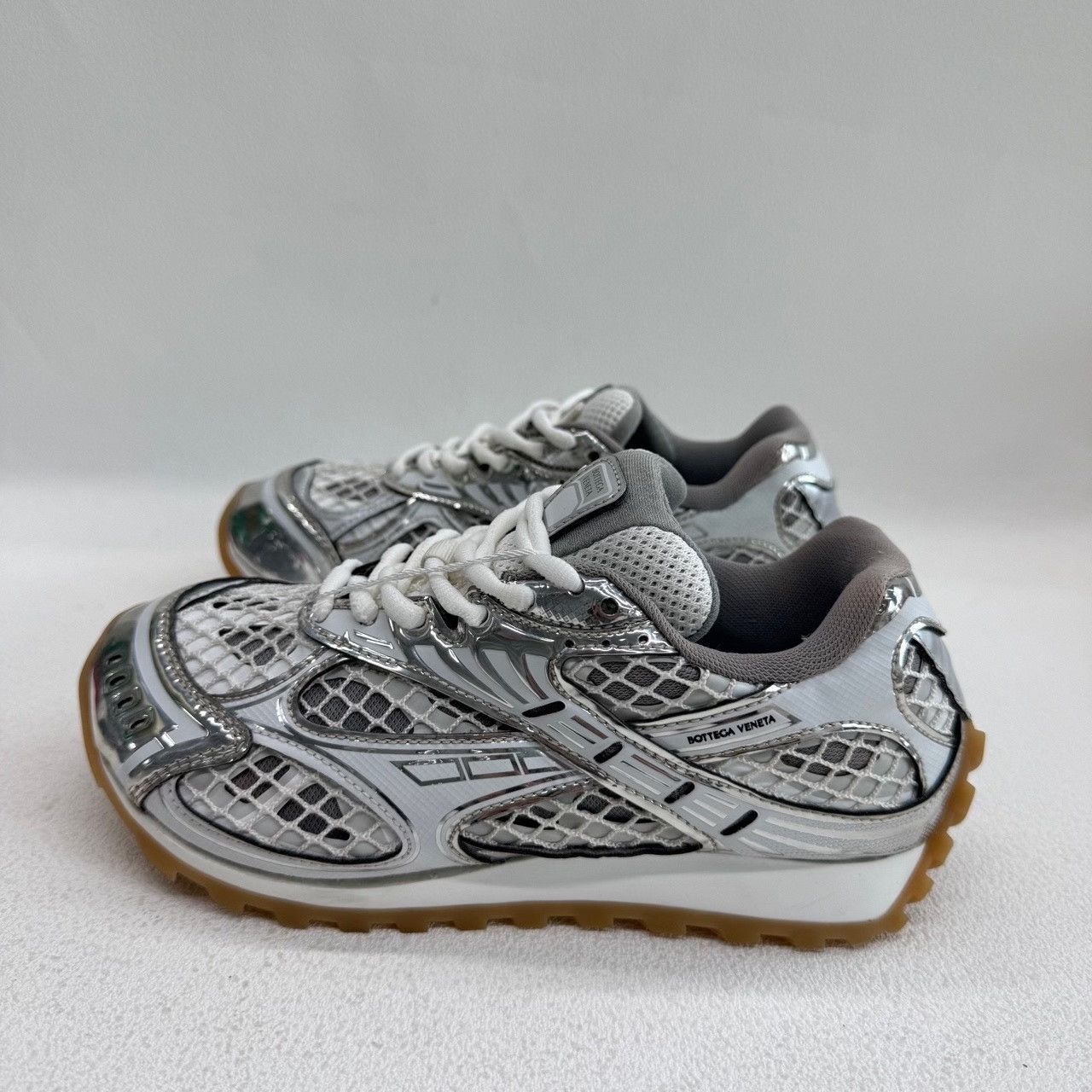 Bottega Veneta Bottega Veneta Silver Lowtop Sneakers us_5 Women Size US 5 / IT 35 - 4 Thumbnail
