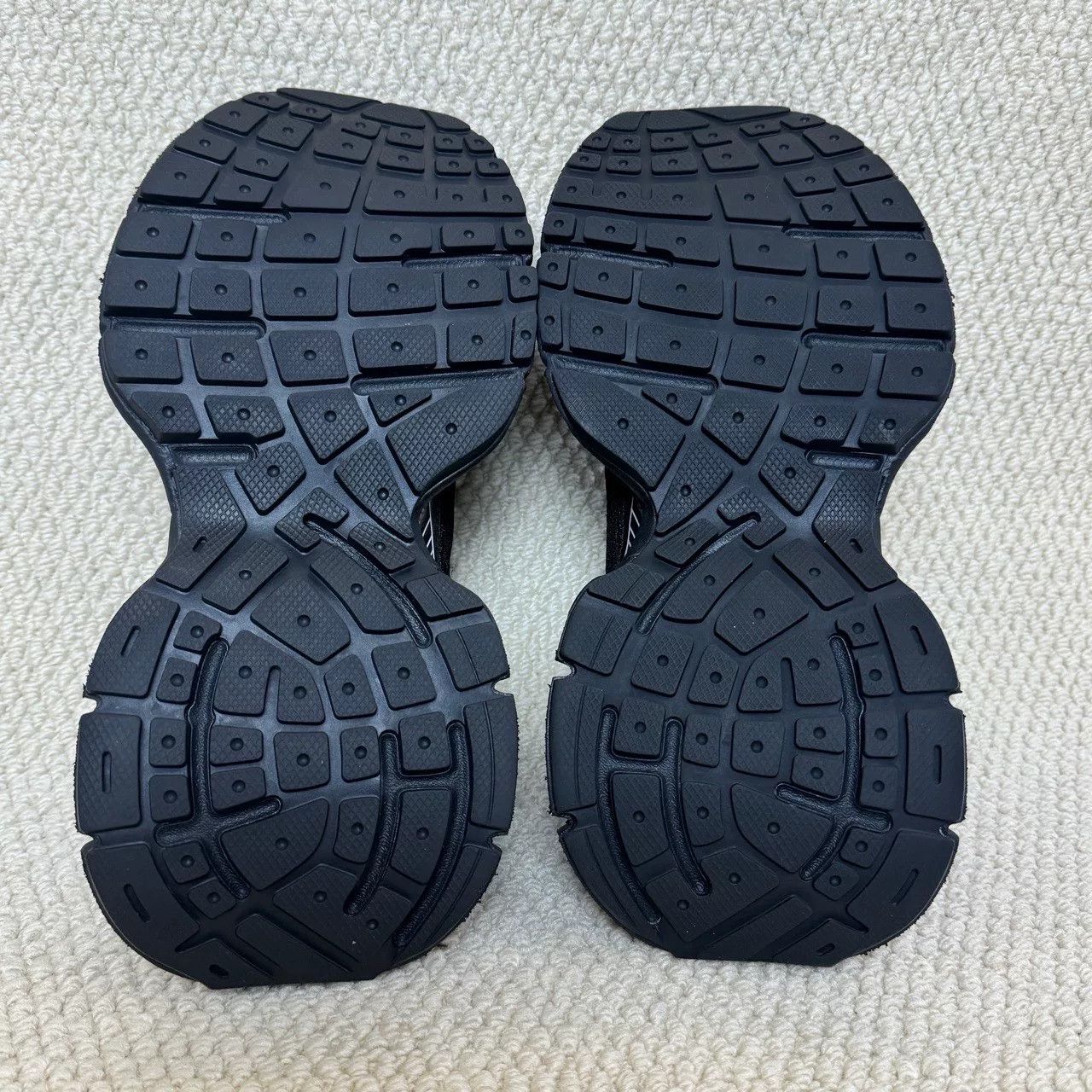 Balenciaga Balenciaga Mesh Black Lowtop Sneakers 7.5 Men Size US 7.5 / EU 40-41 - 6 Thumbnail