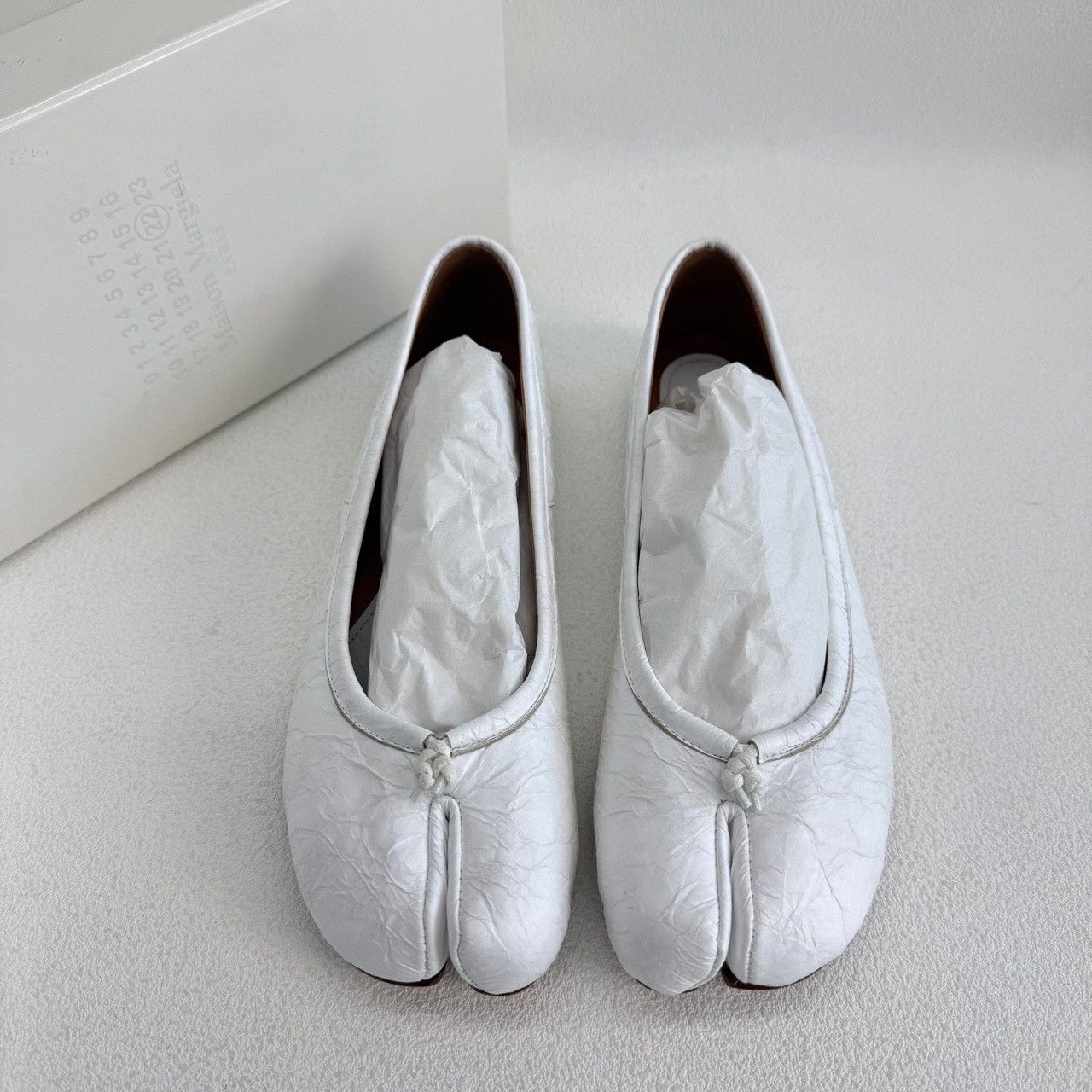 Maison Margiela Maison Margiela White Lowtop Sneakers us_6 Women Size US 6 / IT 36 - 3 Thumbnail