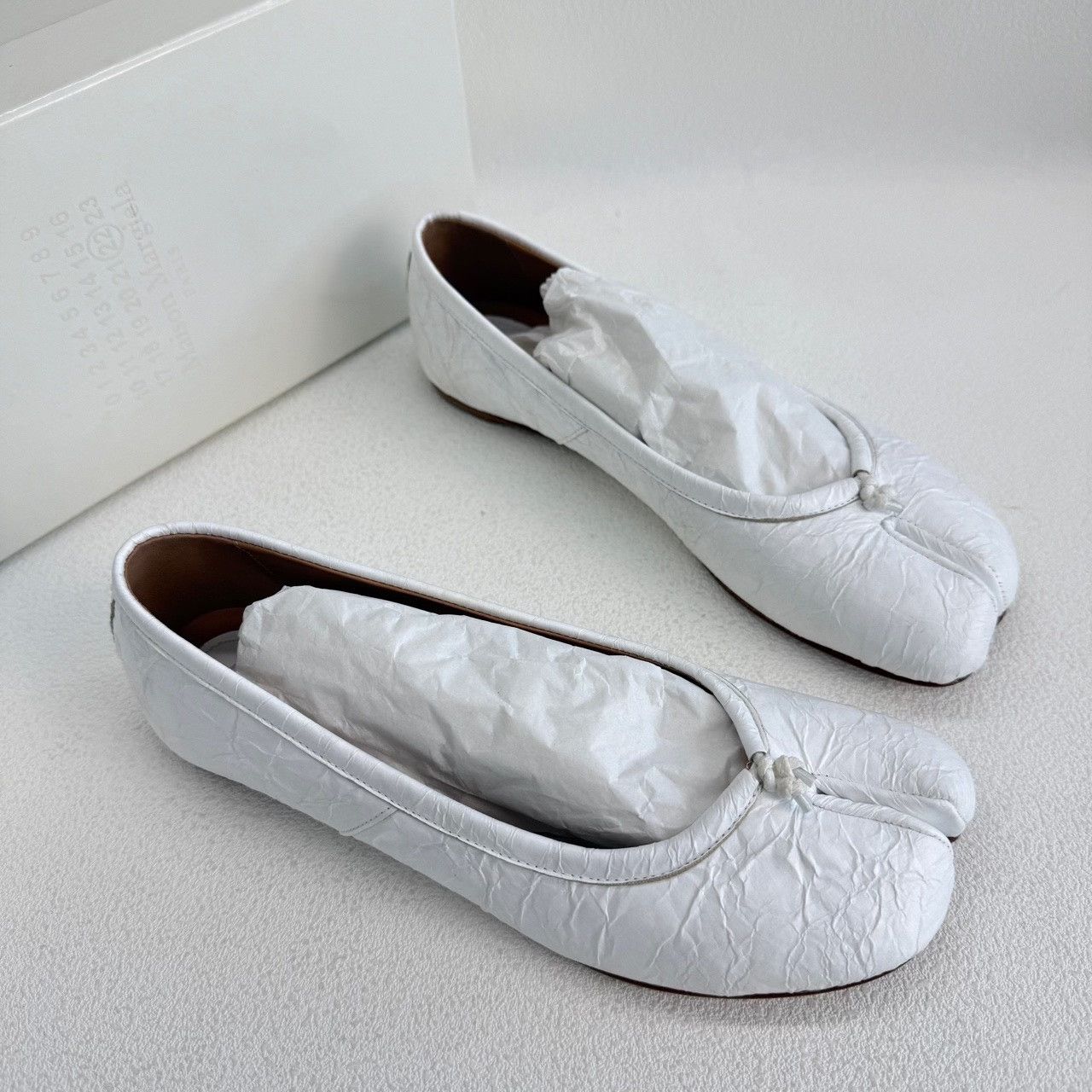 Maison Margiela Maison Margiela White Lowtop Sneakers us_6 Women Size US 6 / IT 36 - 4 Thumbnail