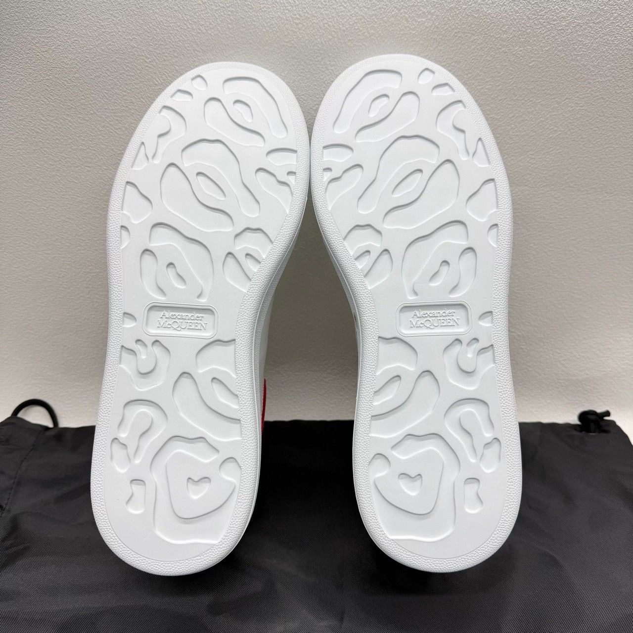 Alexander McQueen Alexander McQueen White Lowtop Sneakers 9 Men Size US 9 / EU 42 - 6 Thumbnail