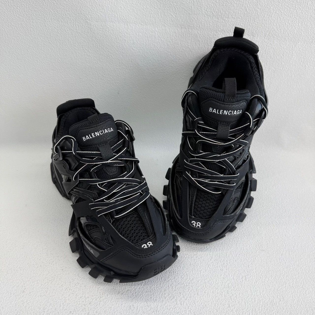 Balenciaga Balenciaga Black Lowtop Sneakers us_7-5 Women Size US 7.5 / IT 37.5 - 9 Thumbnail
