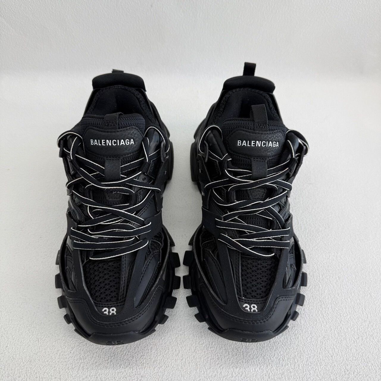 Balenciaga Balenciaga Black Lowtop Sneakers us_7-5 Women Size US 7.5 / IT 37.5 - 2 Thumbnail