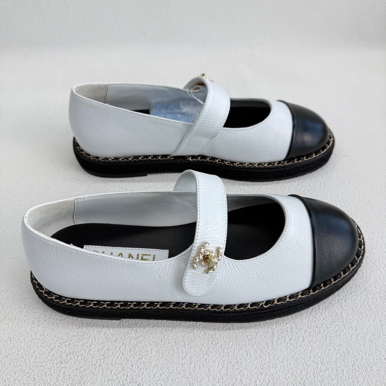 Chanel Chanel White Sandals us_6-5 Women Size US 6.5 / IT 36.5 - 7 Thumbnail