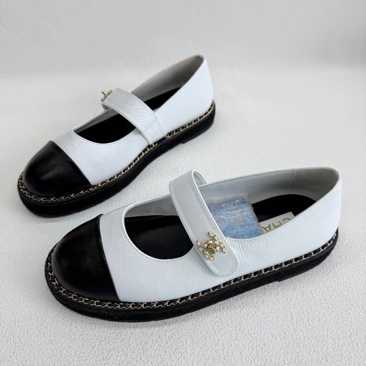 Chanel Chanel White Sandals us_6-5 Women Size US 6.5 / IT 36.5 - 2 Thumbnail