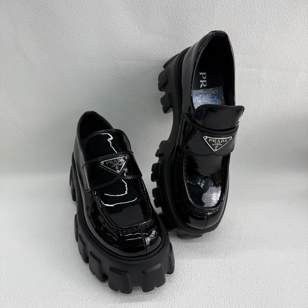Prada Prada Black Lowtop Sneakers us_5 Women Size US 5 / IT 35 - 9 Thumbnail