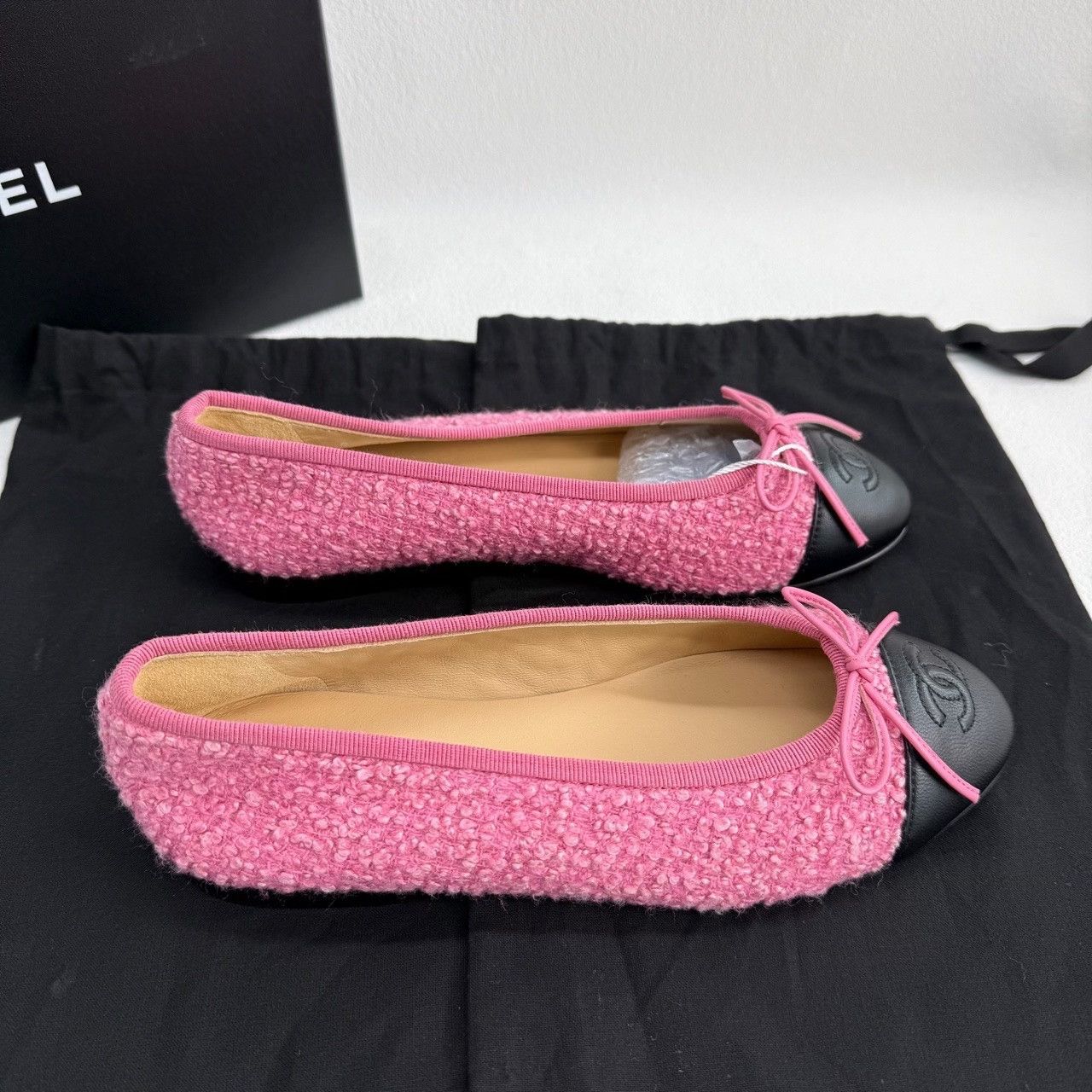 Chanel Chanel Wool Pink Lowtop Sneakers us_5 Women Size US 5 / IT 35 - 6 Thumbnail