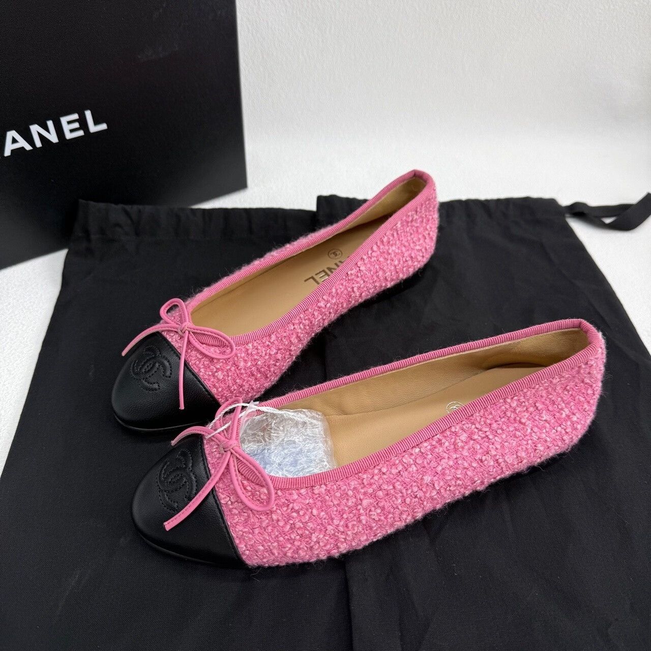 Chanel Chanel Wool Pink Lowtop Sneakers us_5 Women Size US 5 / IT 35 - 2 Thumbnail