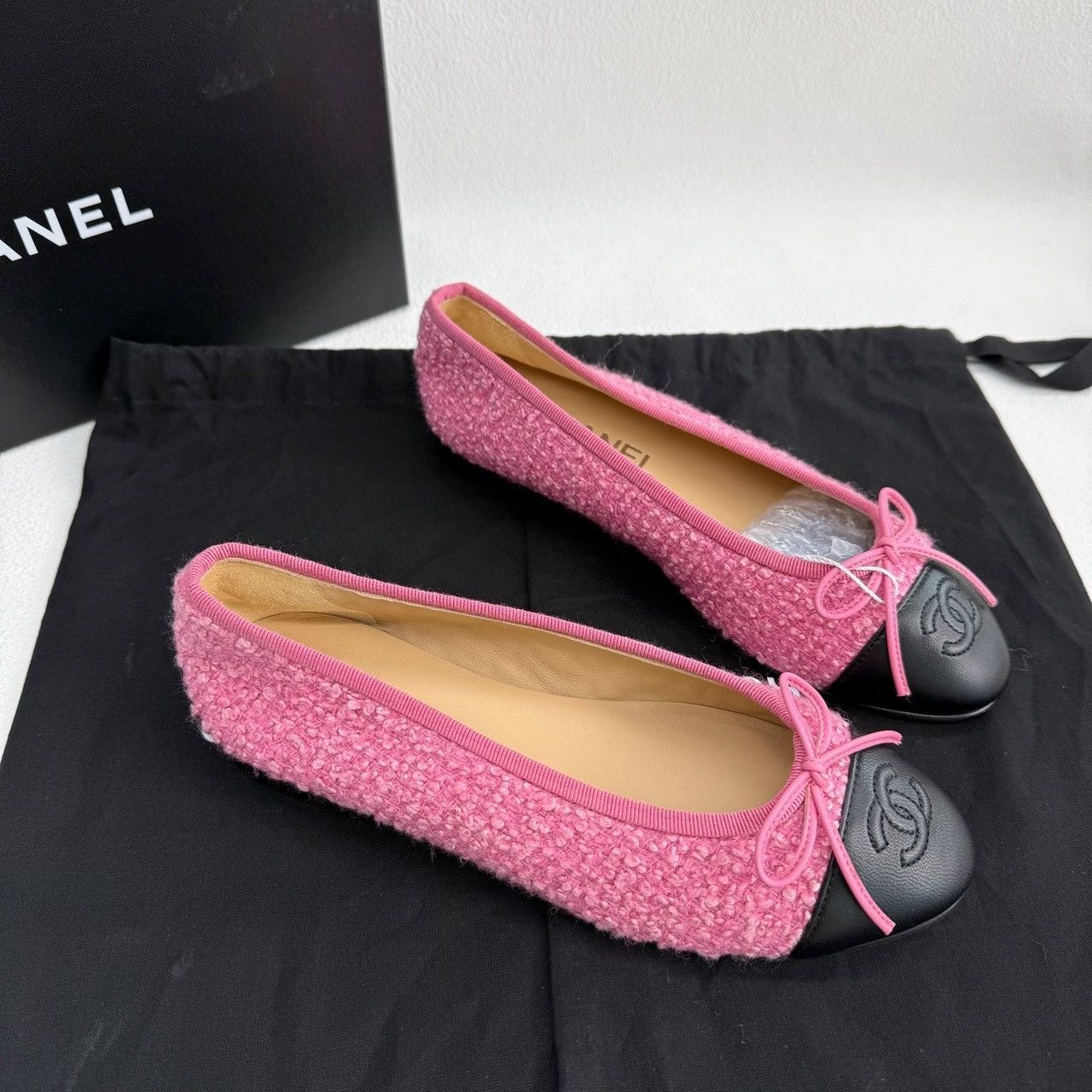 Chanel Chanel Wool Pink Lowtop Sneakers us_5 Women Size US 5 / IT 35 - 4 Thumbnail