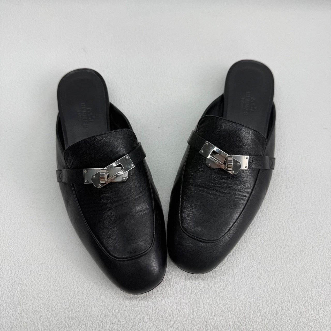 Hermes Hermes Silver Sandals us_6 Women Size US 6 / IT 36 - 8 Thumbnail