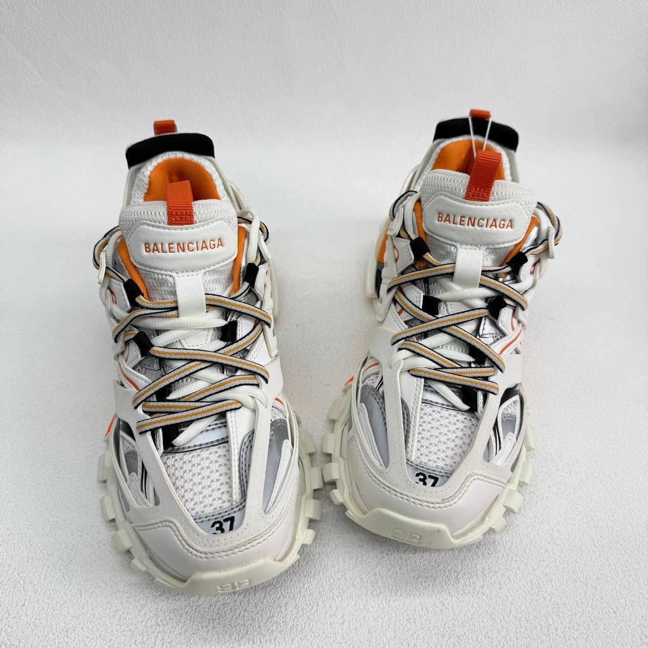 Balenciaga Balenciaga Distressed White Lowtop Sneakers us_6-5 Women Size US 6.5 / IT 36.5 - 9 Thumbnail