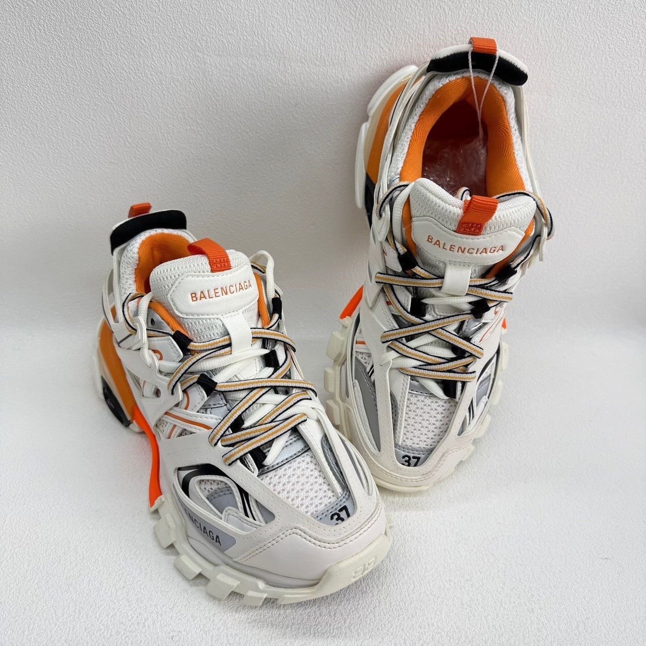 Balenciaga Balenciaga Distressed White Lowtop Sneakers us_6-5 Women Size US 6.5 / IT 36.5 - 8 Thumbnail