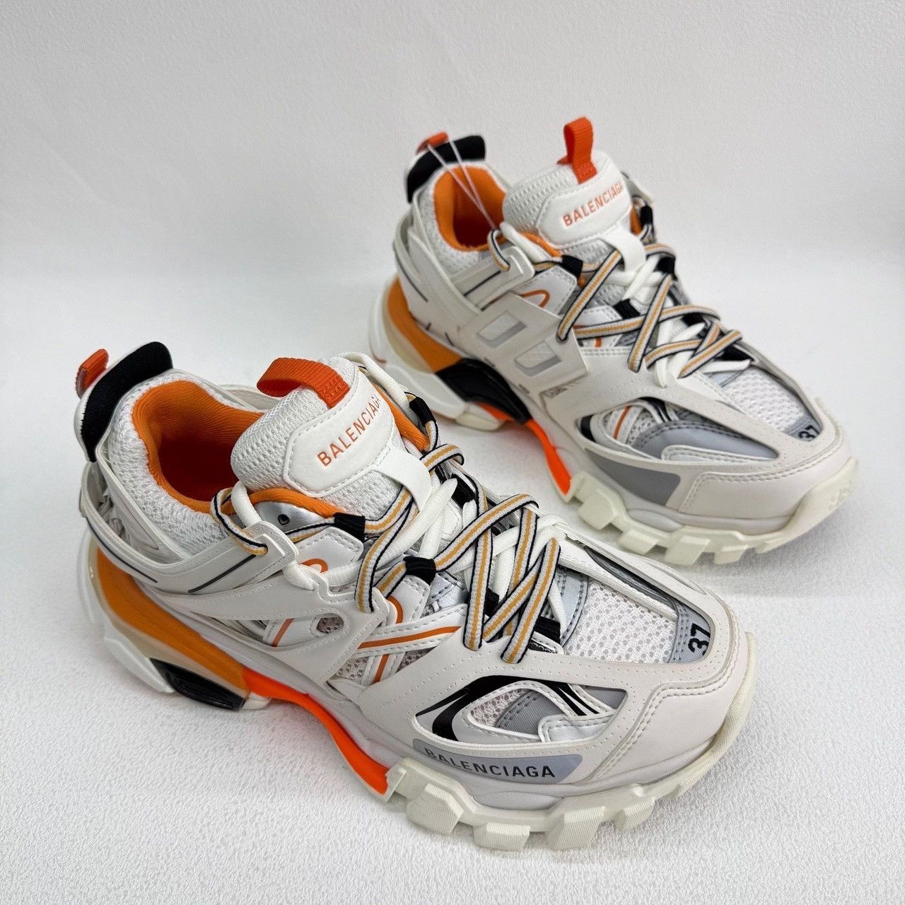 Balenciaga Balenciaga Distressed White Lowtop Sneakers us_6-5 Women Size US 6.5 / IT 36.5 - 3 Thumbnail