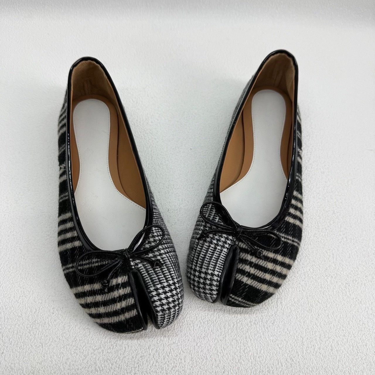 Maison Margiela Maison Margiela Black Lowtop Sneakers us_6 Women Size US 6 / IT 36 - 8 Thumbnail
