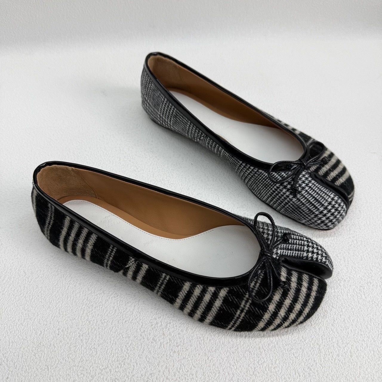 Maison Margiela Maison Margiela Black Lowtop Sneakers us_6 Women Size US 6 / IT 36 - 3 Thumbnail