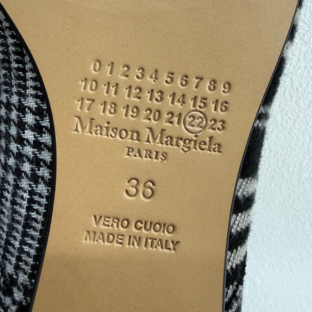 Maison Margiela Maison Margiela Black Lowtop Sneakers us_6 Women Size US 6 / IT 36 - 7 Thumbnail