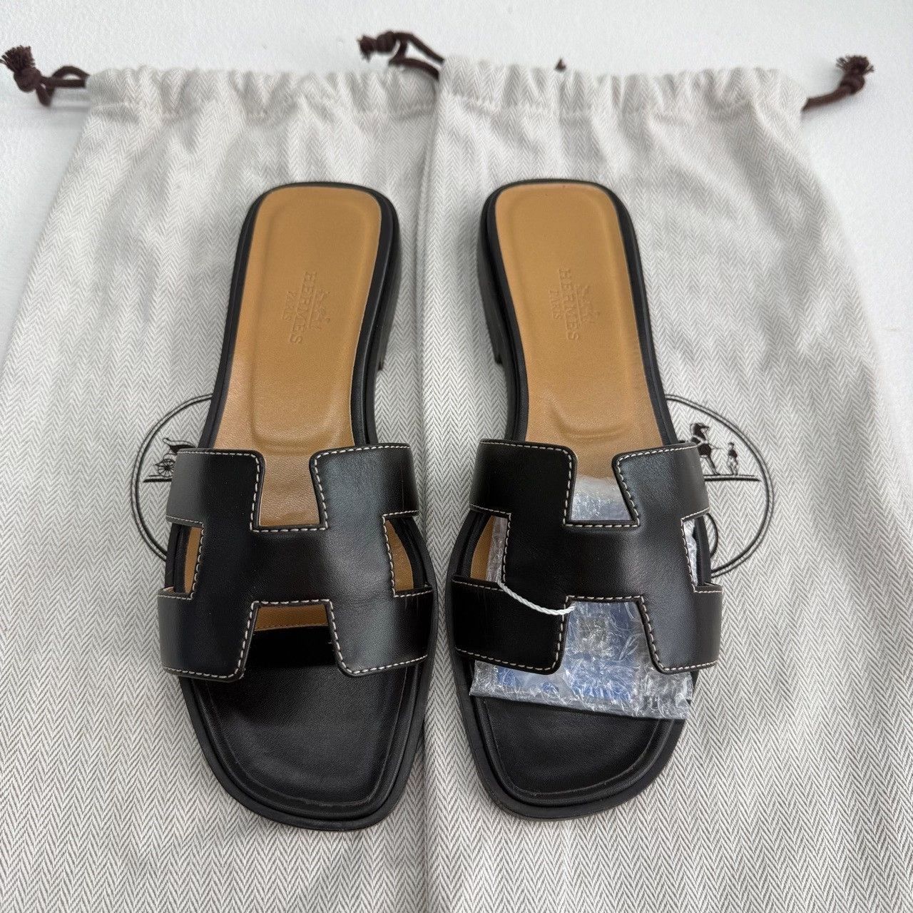 Hermes Hermes Leather Black Sandals us_4 Women Size US 4 / IT 34 - 2 Thumbnail