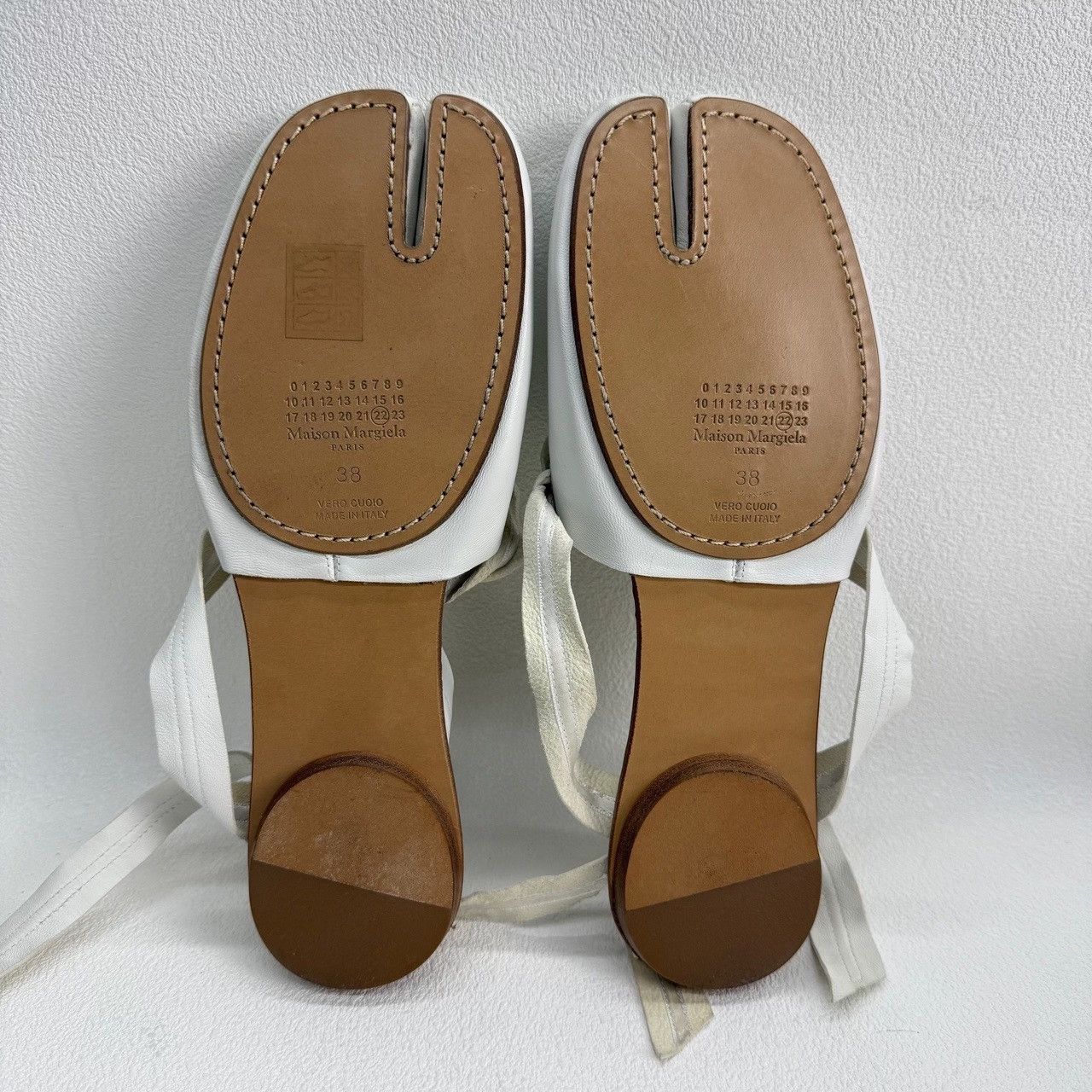 Maison Margiela Maison Margiela White Lowtop Sneakers us_7-5 Women Size US 7.5 / IT 37.5 - 7 Thumbnail