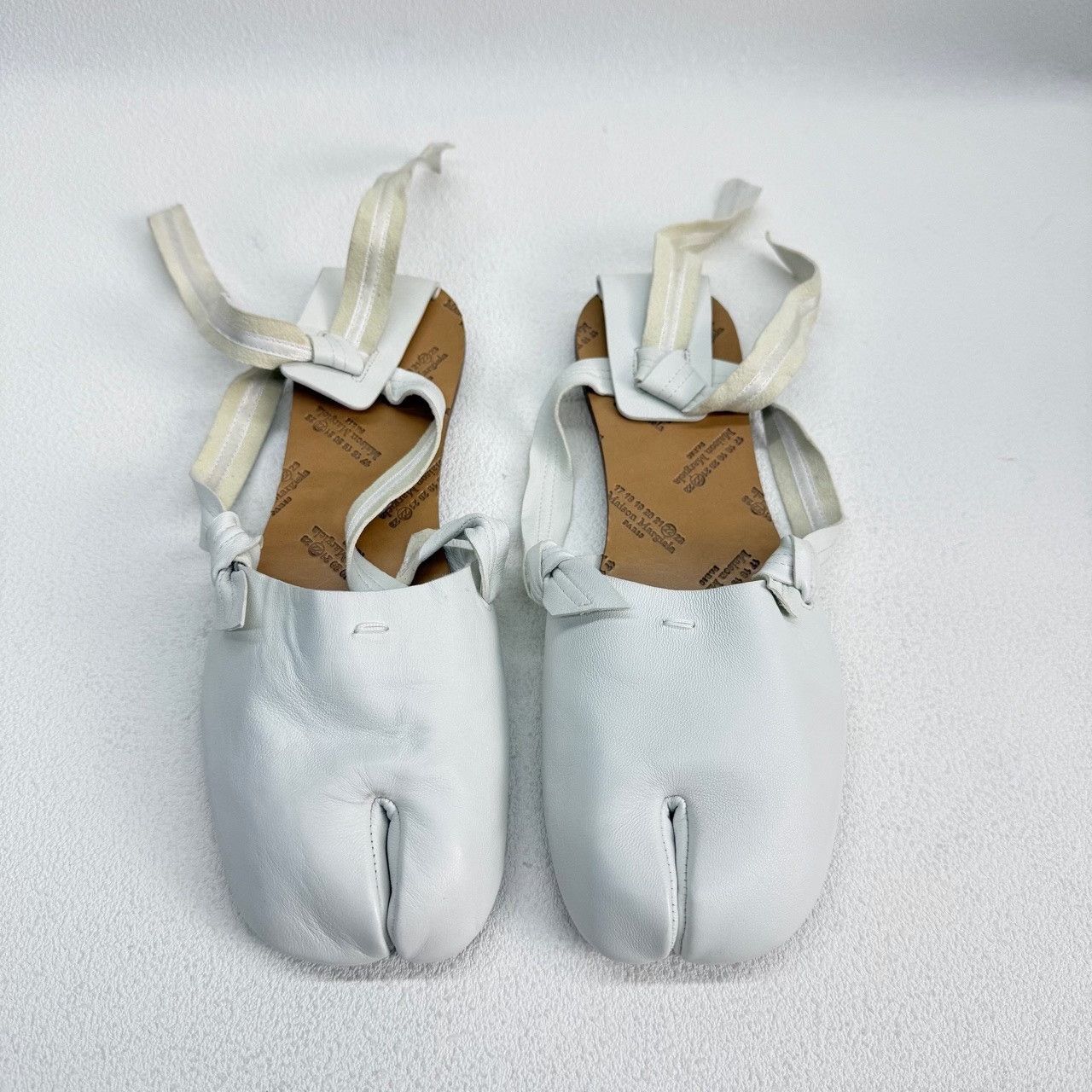 Maison Margiela Maison Margiela White Lowtop Sneakers us_7-5 Women Size US 7.5 / IT 37.5 - 3 Thumbnail