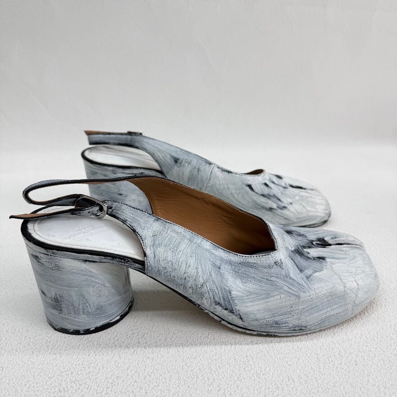 Maison Margiela Maison Margiela White Lowtop Sneakers us_9 Women Size US 9 / IT 39 - 5 Thumbnail