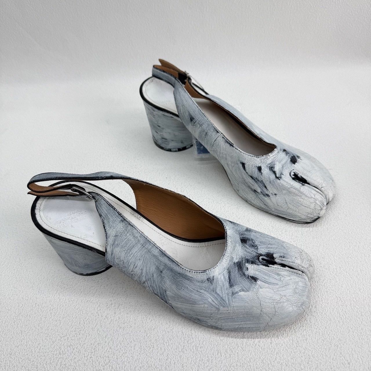 Maison Margiela Maison Margiela White Lowtop Sneakers us_9 Women Size US 9 / IT 39 - 3 Thumbnail