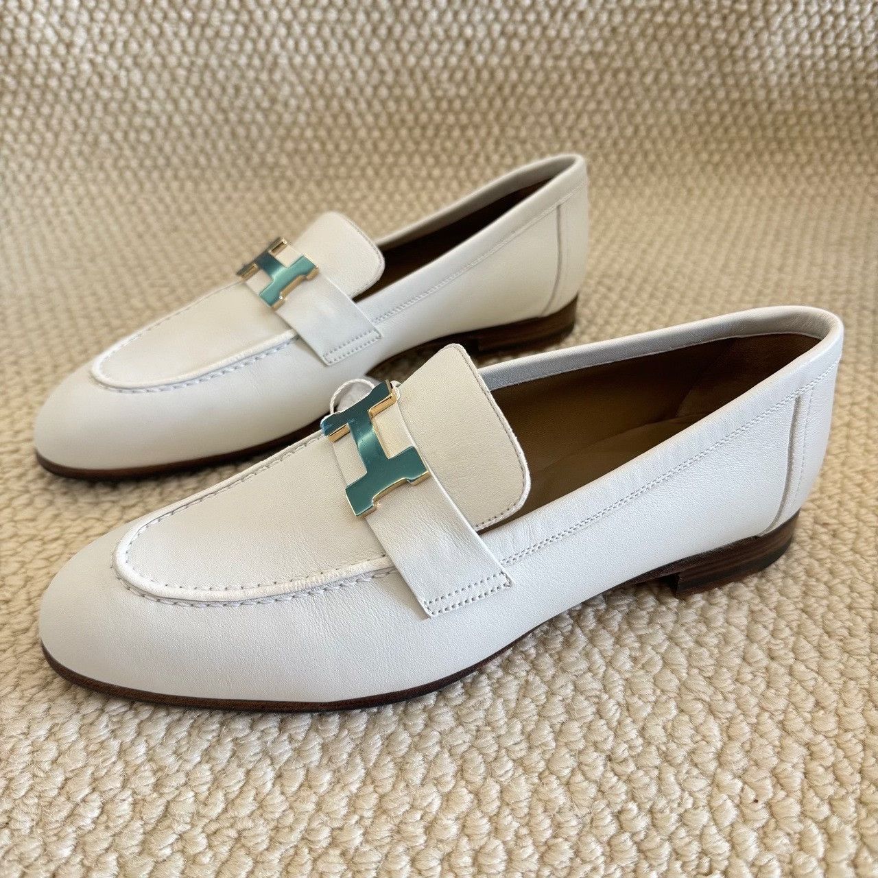 Hermes Hermes White Lowtop Sneakers us_6 Women Size US 6 / IT 36 - 2 Thumbnail