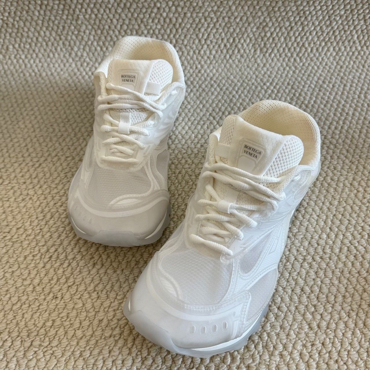 Bottega Veneta Bottega Veneta White Lowtop Sneakers us_8-5 Women Size US 8.5 / IT 38.5 - 6 Thumbnail