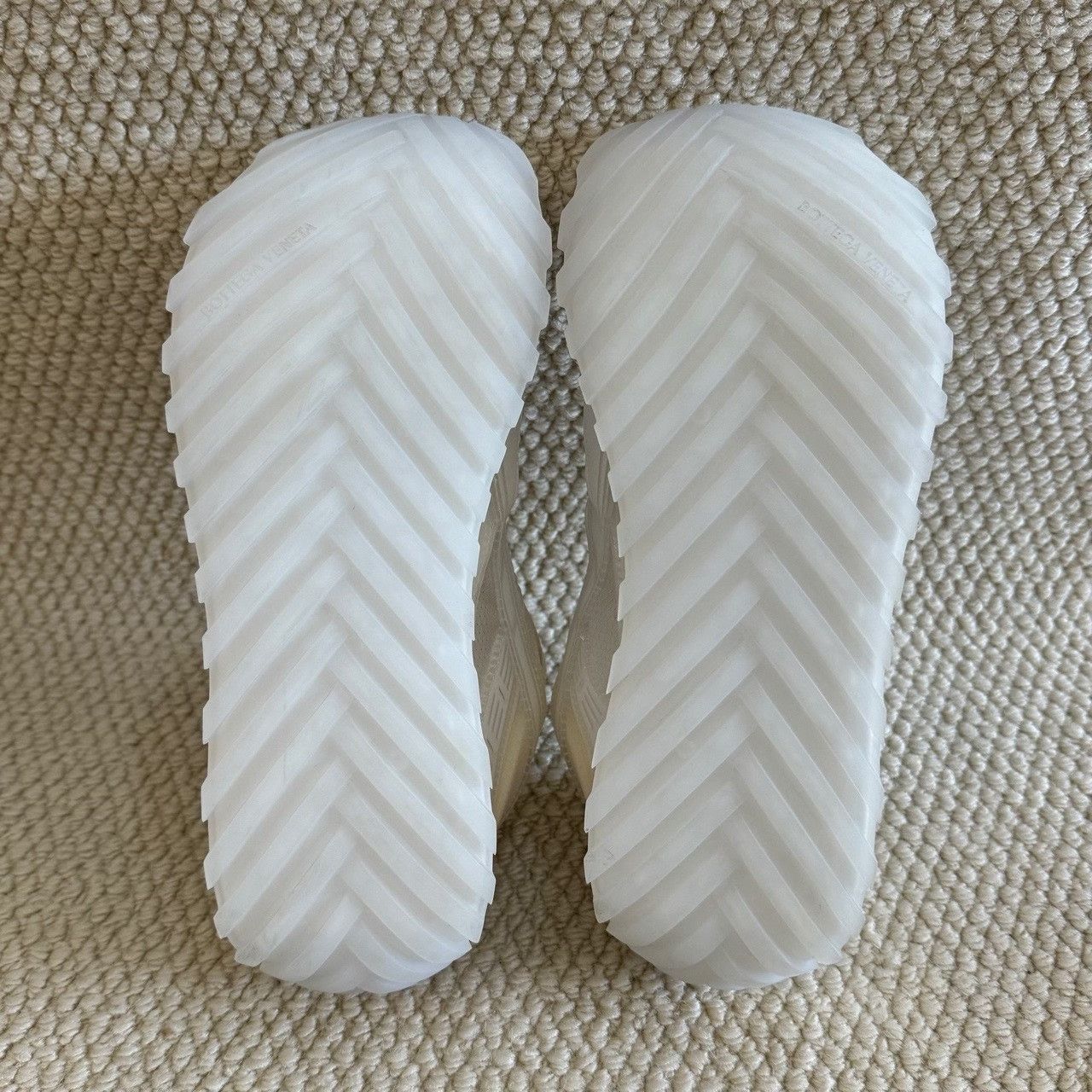 Bottega Veneta Bottega Veneta White Lowtop Sneakers us_8-5 Women Size US 8.5 / IT 38.5 - 5 Thumbnail
