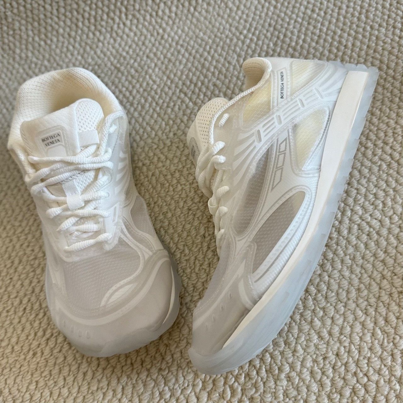 Bottega Veneta Bottega Veneta White Lowtop Sneakers us_8-5 Women Size US 8.5 / IT 38.5 - 7 Thumbnail