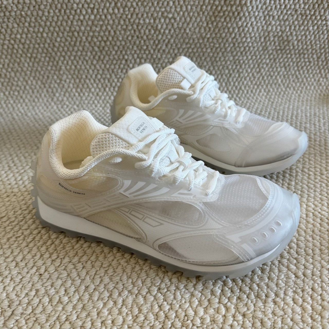Bottega Veneta Bottega Veneta White Lowtop Sneakers us_8-5 Women Size US 8.5 / IT 38.5 - 2 Thumbnail