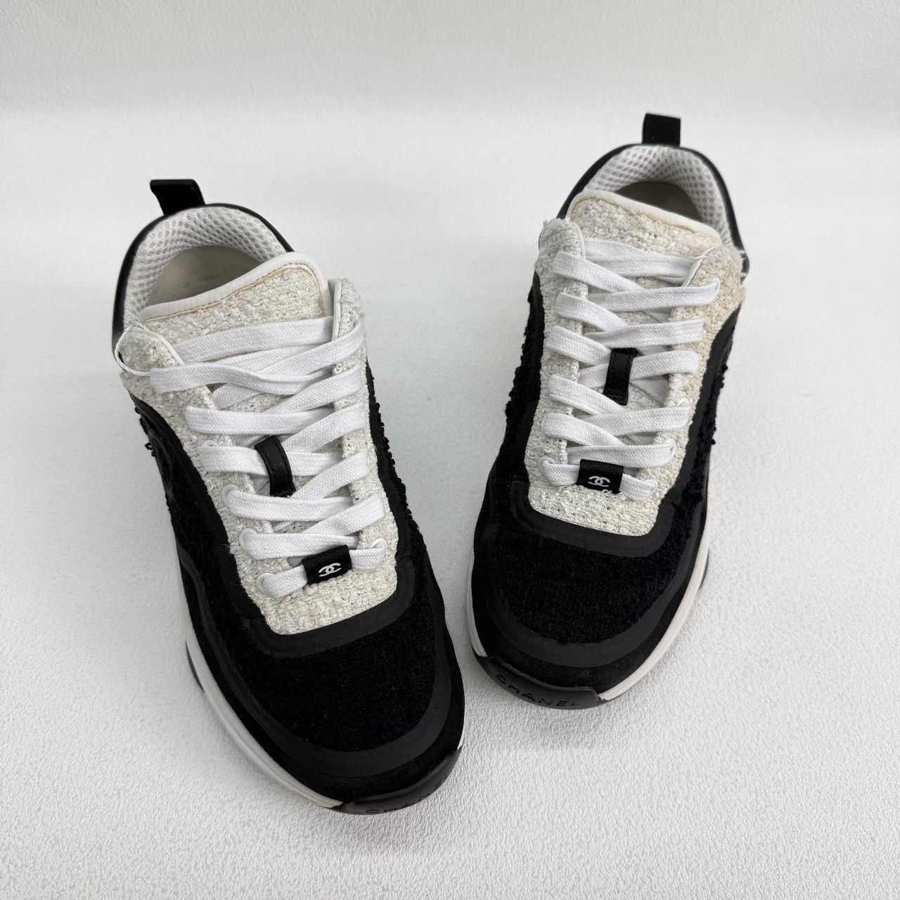 Chanel Chanel Suede Black Lowtop Sneakers us_5 Women Size US 5 / IT 35 - 8 Thumbnail