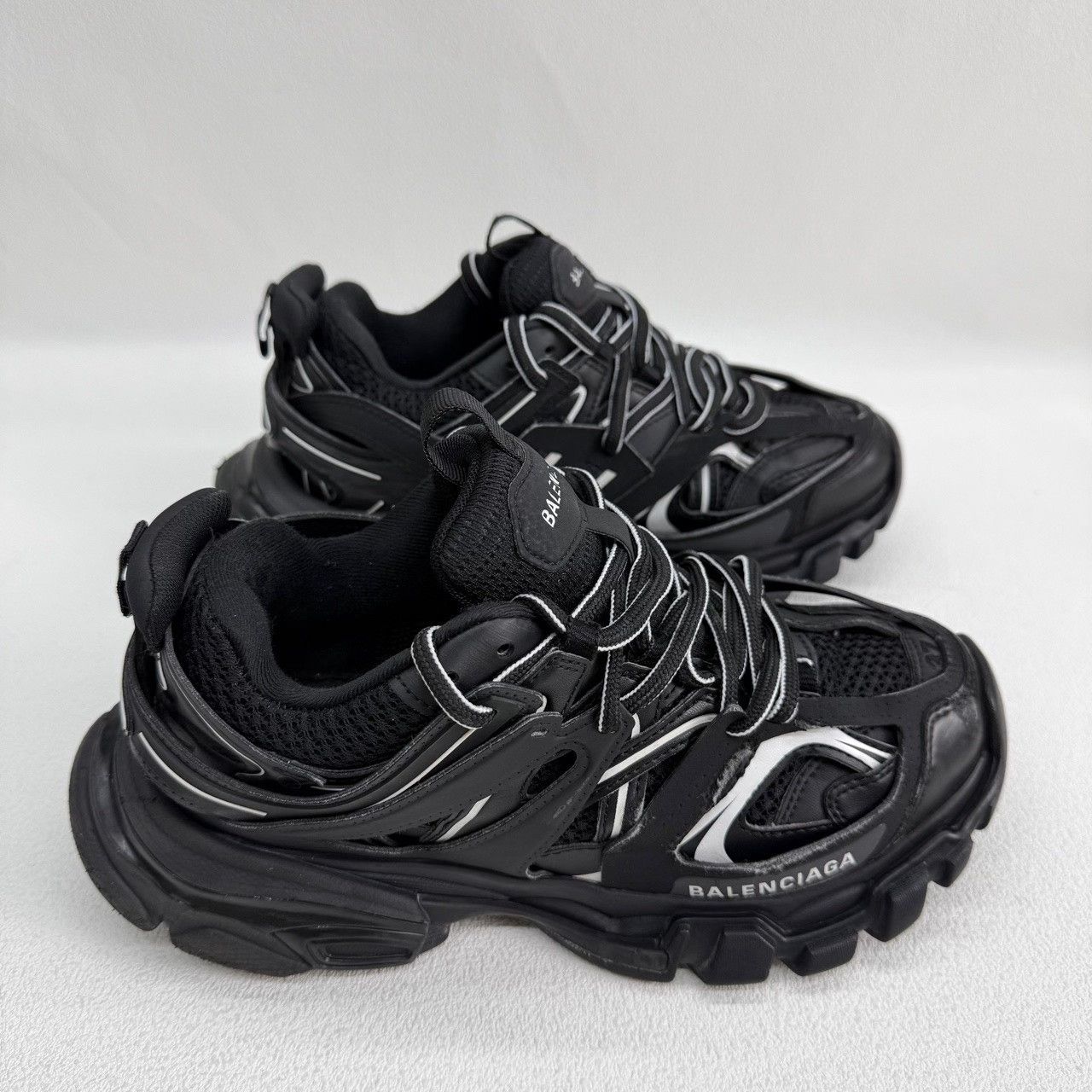 Balenciaga Balenciaga Black Lowtop Sneakers us_6-5 Women Size US 6.5 / IT 36.5 - 6 Thumbnail