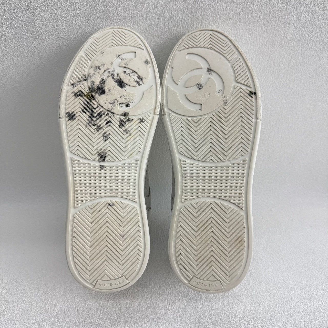Chanel Chanel Retro White Lowtop Sneakers us_6 Women Size US 6 / IT 36 - 7 Thumbnail